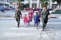 الدخـول المدرسي.. بــين فرحـة التلاميـذ وهواجـس الطريـــق