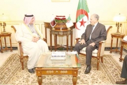 ڤوجيل يؤكد التنسيق الوثيق بين الجزائر وقطر
