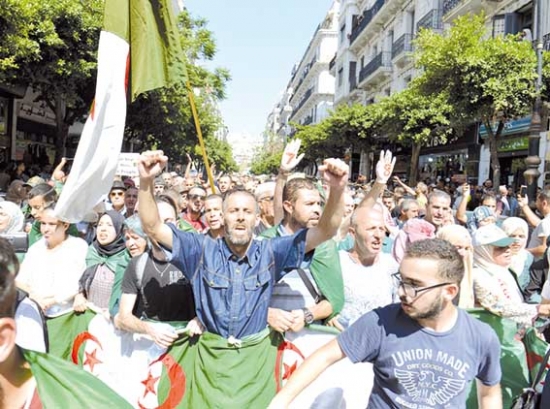 حراك شعبي حرر الجزائر من المفسدين