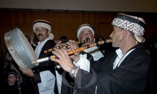 الفلكلـوري والعصــري يتناغمـان بخنشلـة