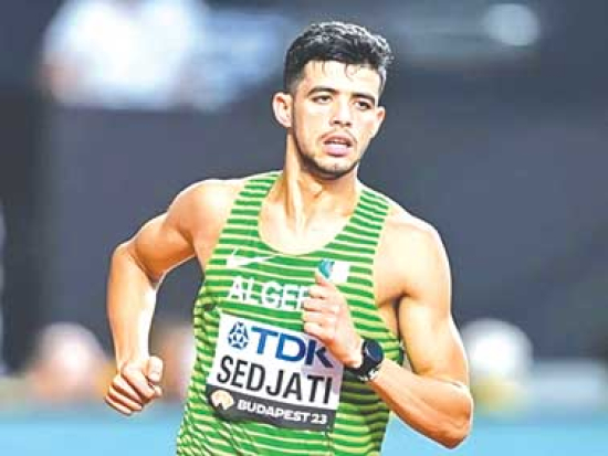 سجاتي يفوز بسباق 800 م