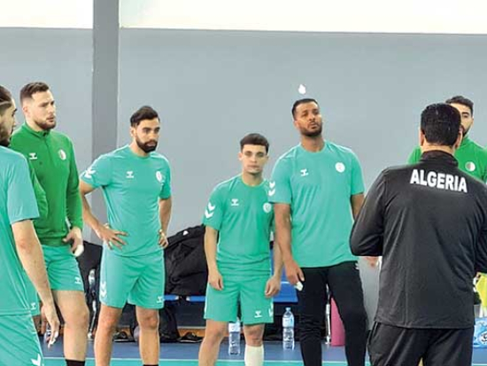 المنتخب الوطنـي يواجـه نظـيره السلوفيني وديــا اليـوم